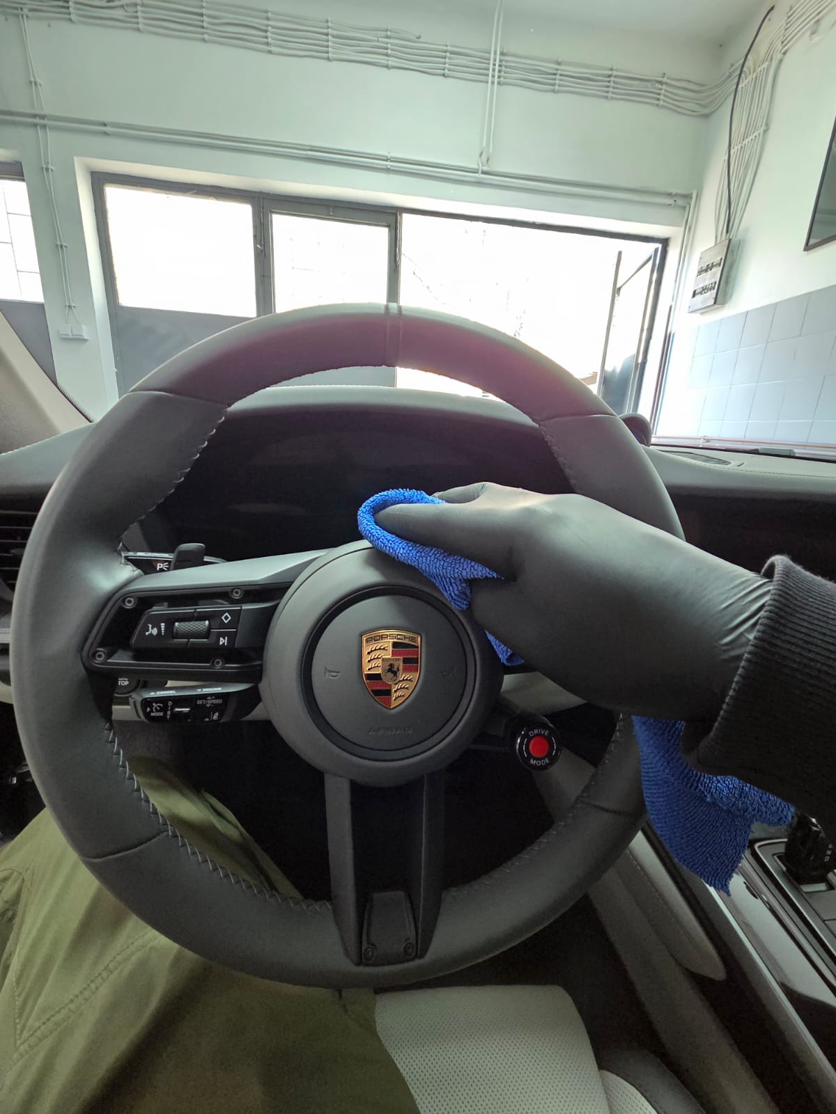 auto detailing dorcol rad 06 | profesionalno pranje i poliranje automobila u studiju na Dorćolu