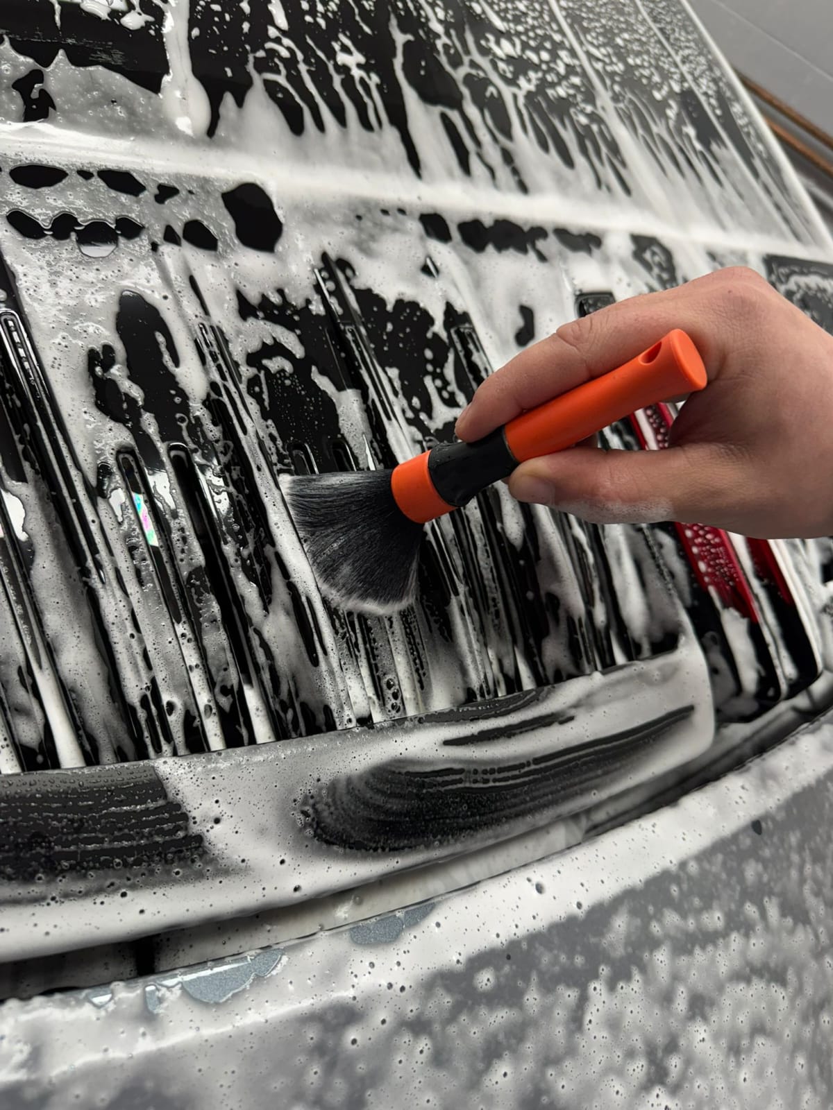 auto detailing dorcol rad 08 | profesionalno pranje i poliranje automobila u studiju na Dorćolu