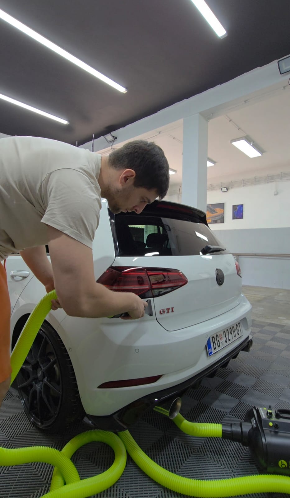 auto detailing dorcol rad 24 | profesionalno pranje i poliranje automobila u studiju na Dorćolu