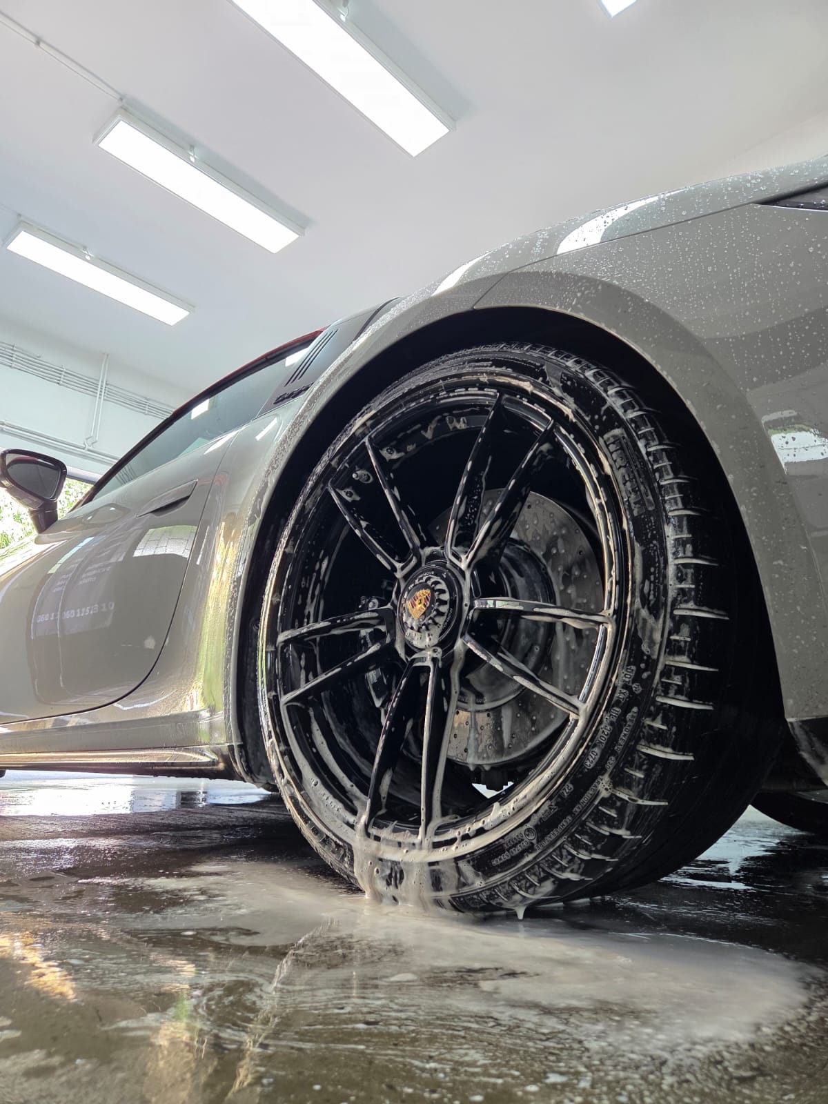auto detailing dorcol rad 29 | profesionalno pranje i poliranje automobila u studiju na Dorćolu