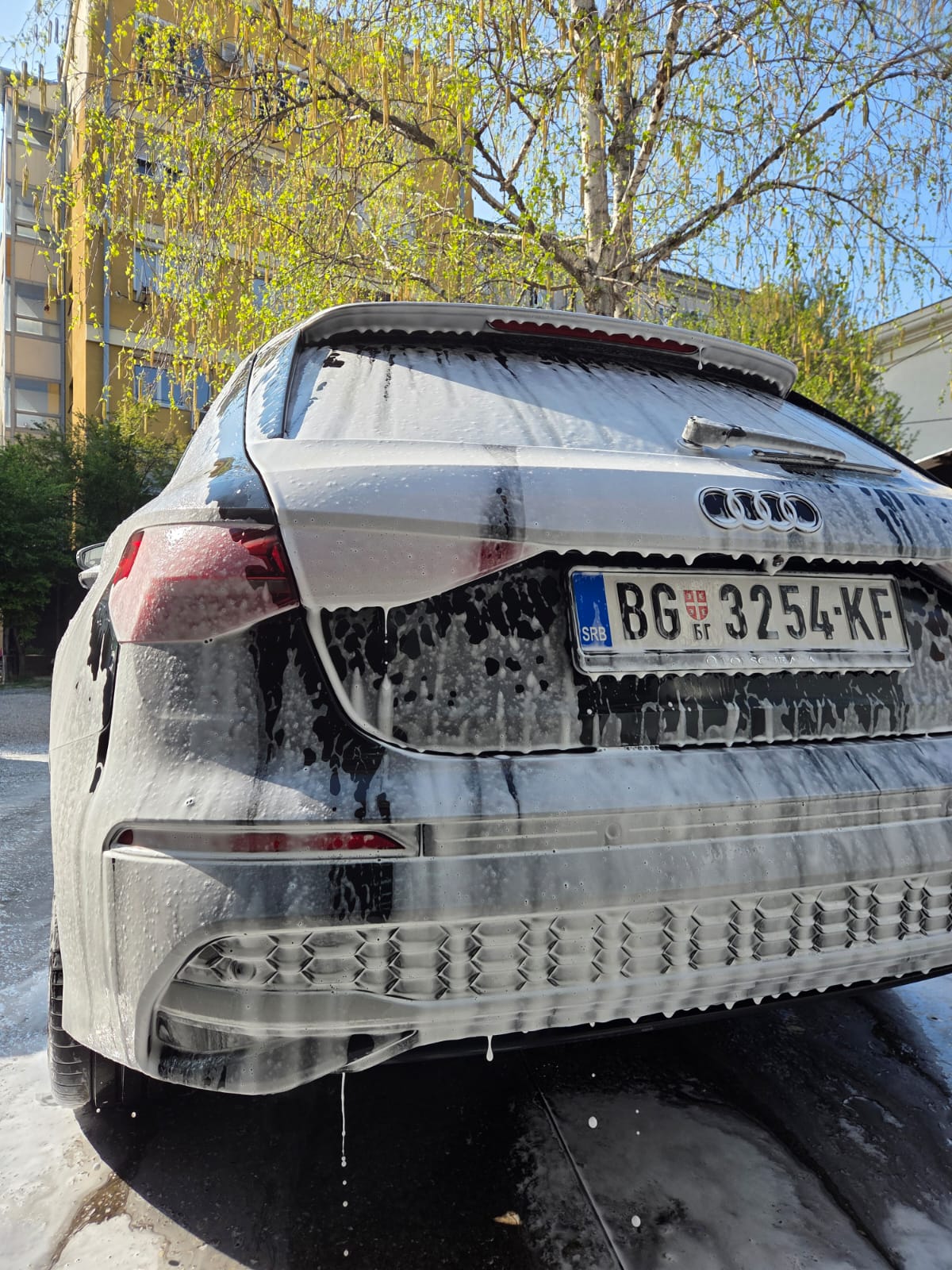 auto detailing dorcol rad 35 | profesionalno pranje i poliranje automobila u studiju na Dorćolu