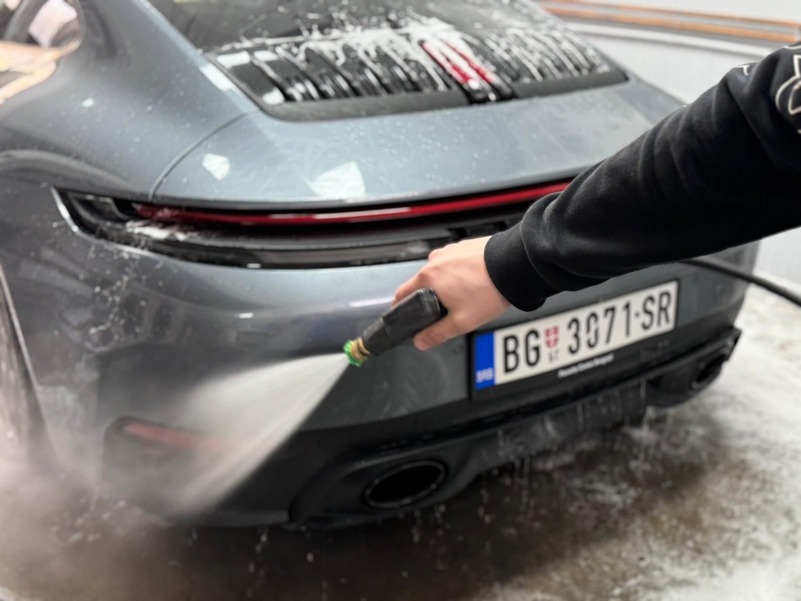 auto detailing dorcol rad 41 | profesionalno pranje i poliranje automobila u studiju na Dorćolu
