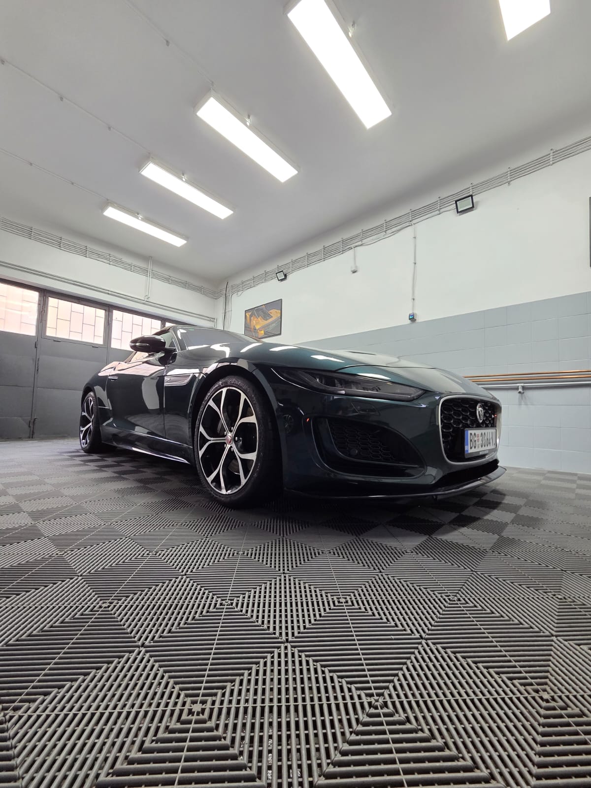 auto detailing dorcol rad 44 | profesionalno pranje i poliranje automobila u studiju na Dorćolu