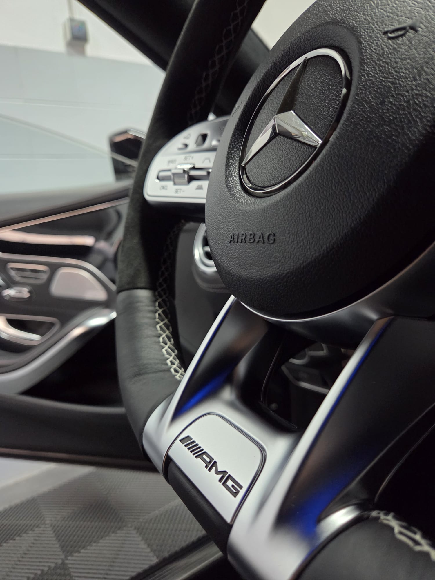 auto detailing dorcol rad 47 | profesionalno pranje i poliranje automobila u studiju na Dorćolu