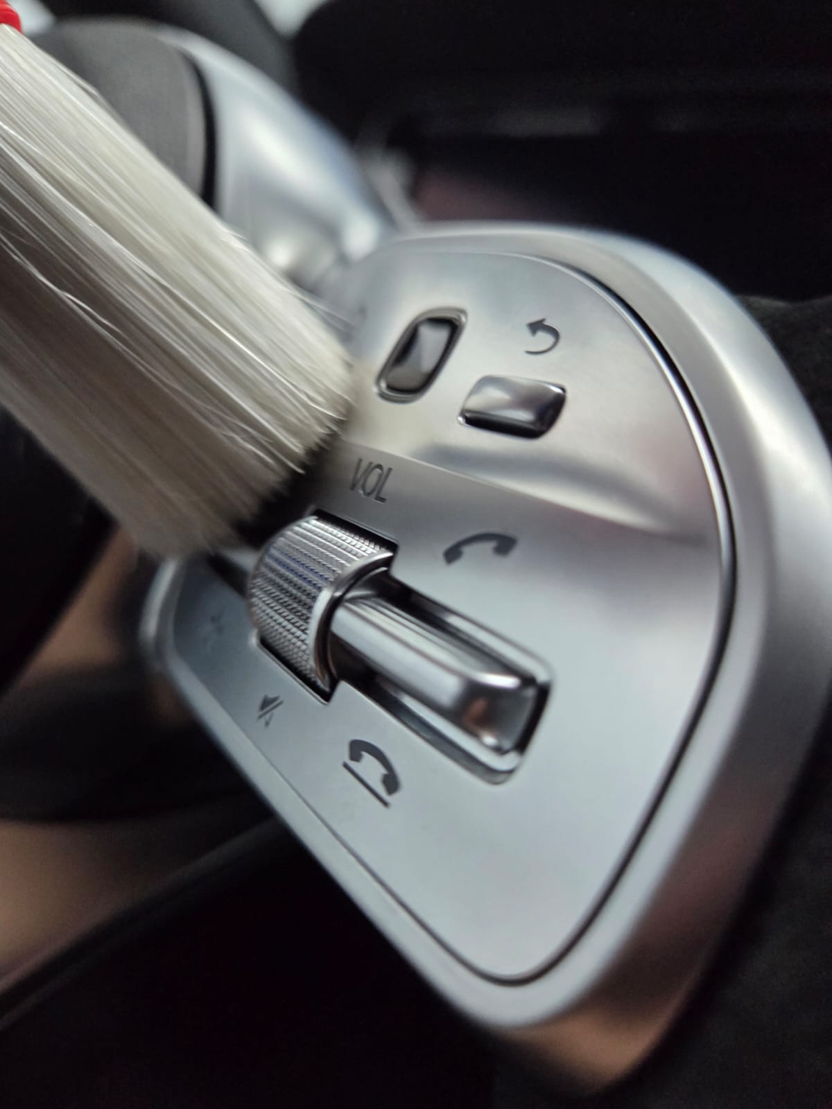 auto detailing dorcol rad 49 | profesionalno pranje i poliranje automobila u studiju na Dorćolu