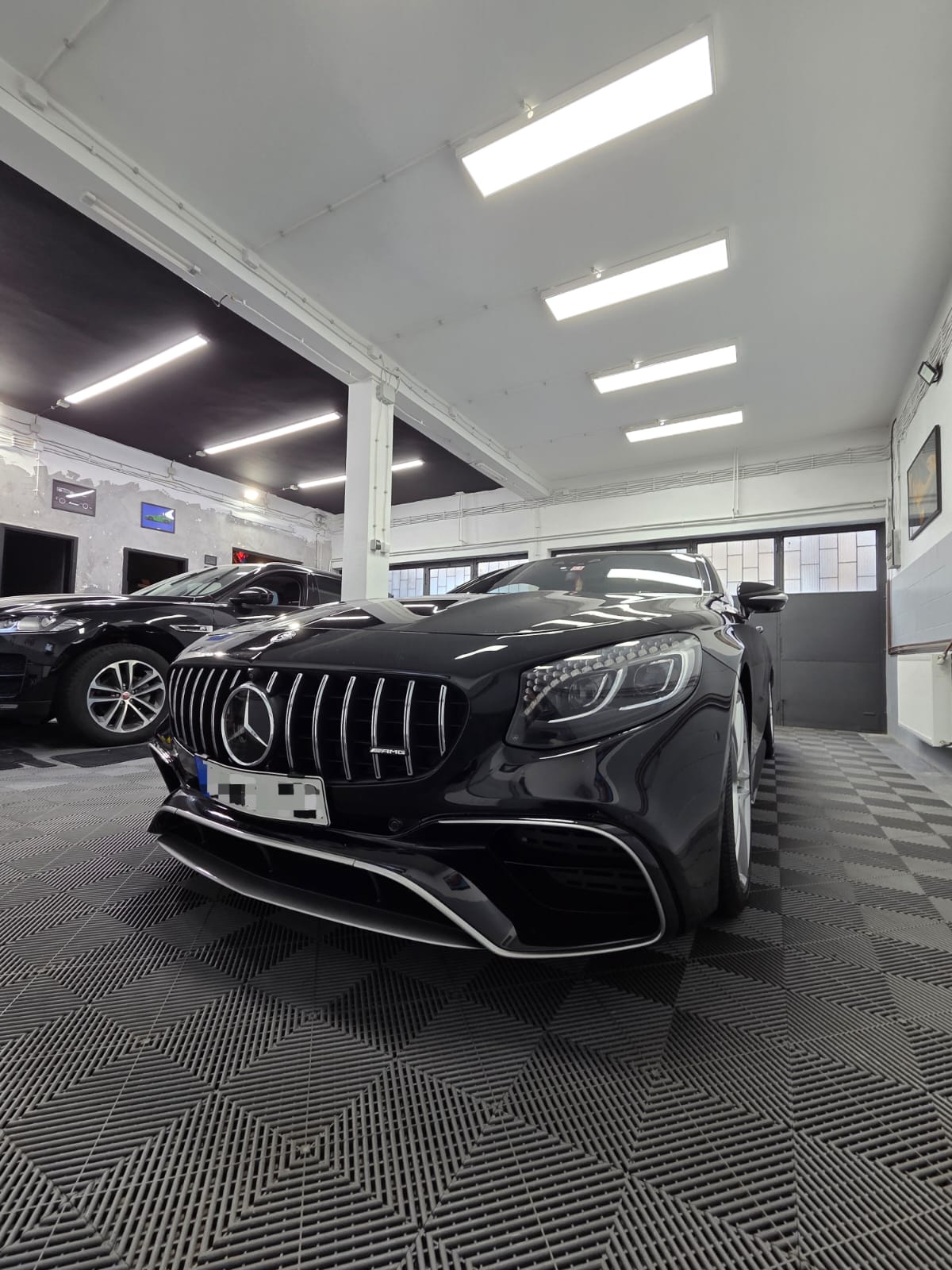 auto detailing dorcol rad 50 | profesionalno pranje i poliranje automobila u studiju na Dorćolu